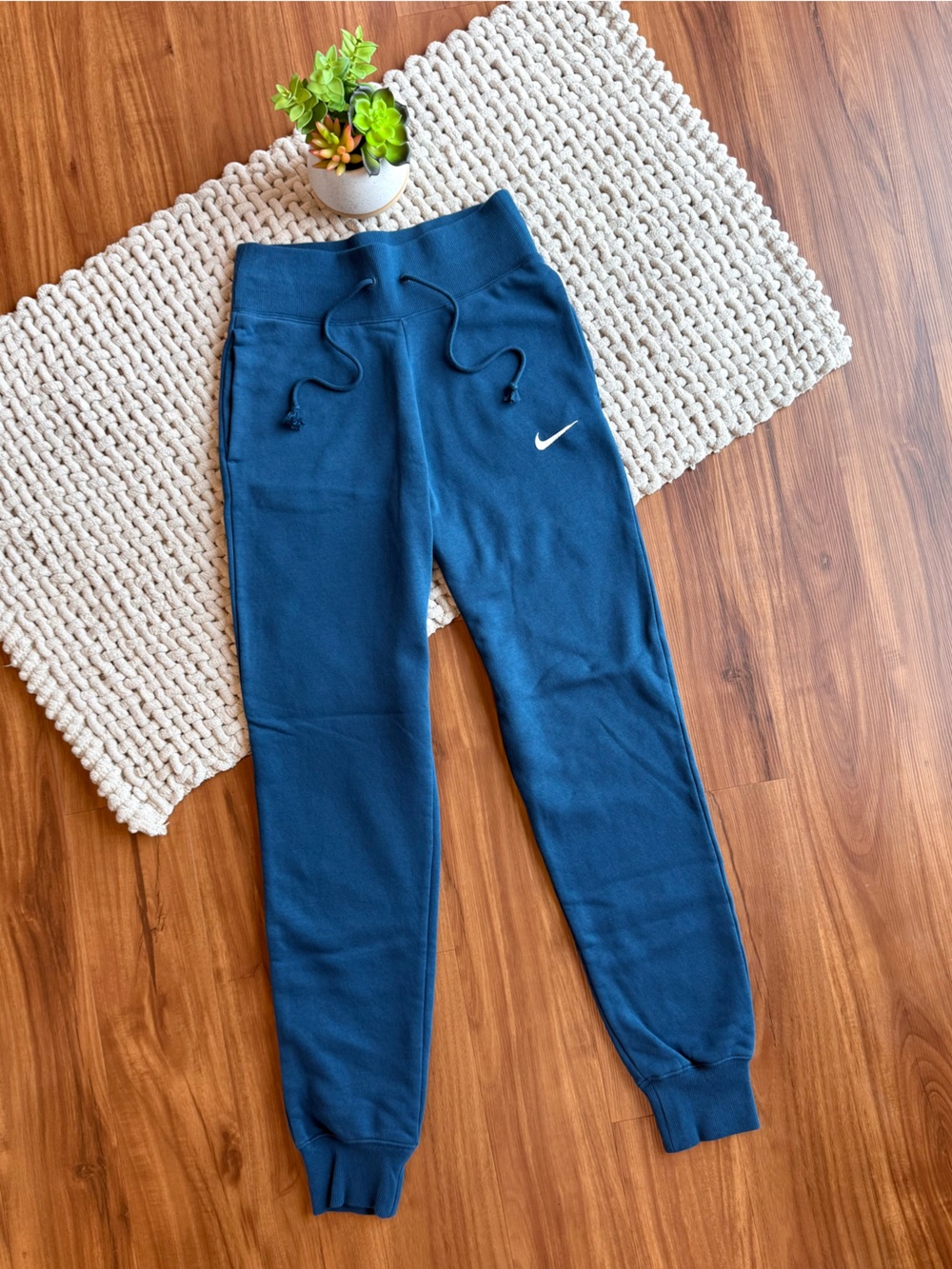 Nike | Women’s Phoenix Fleece High-Waisted Joggers | Green Abyss | X-Small
